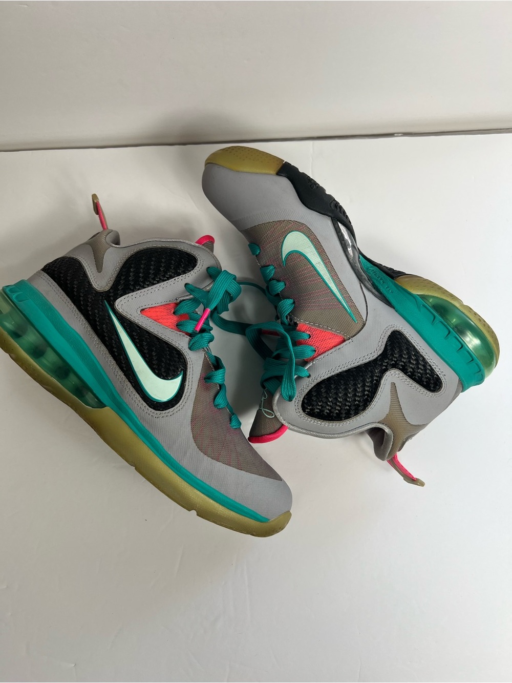 Nike Lebron 9 Ps Elite South Beach GS Sneakers Shoes 472664-006 Gray Size 5Y